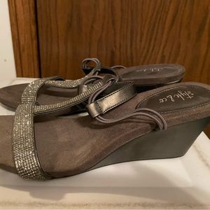 Woman’s Sandals size 8.5